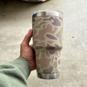 30 oz Yeti Rambler